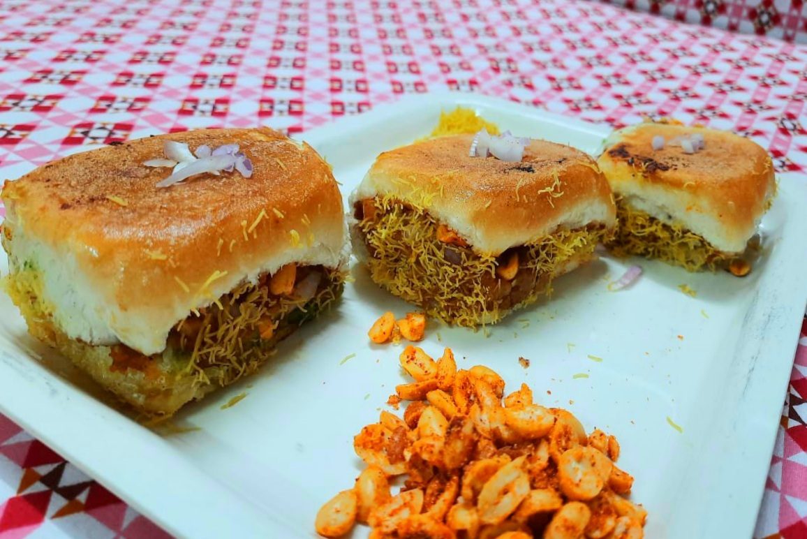 Dabeli — spiced potato buns with sev and peanuts
